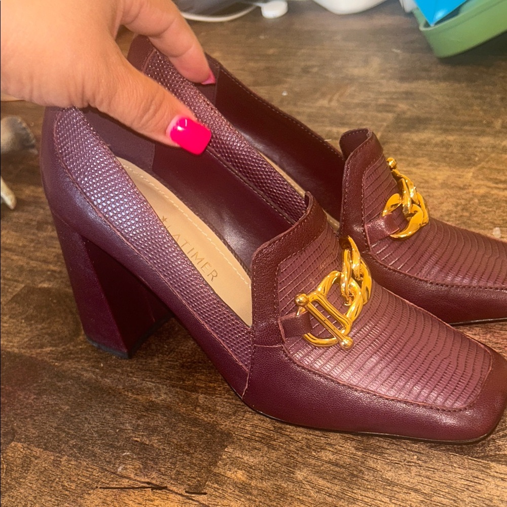 Gibson Latimer Women's Deep Red Loafers with Gold Accent - Picture 7 of 10